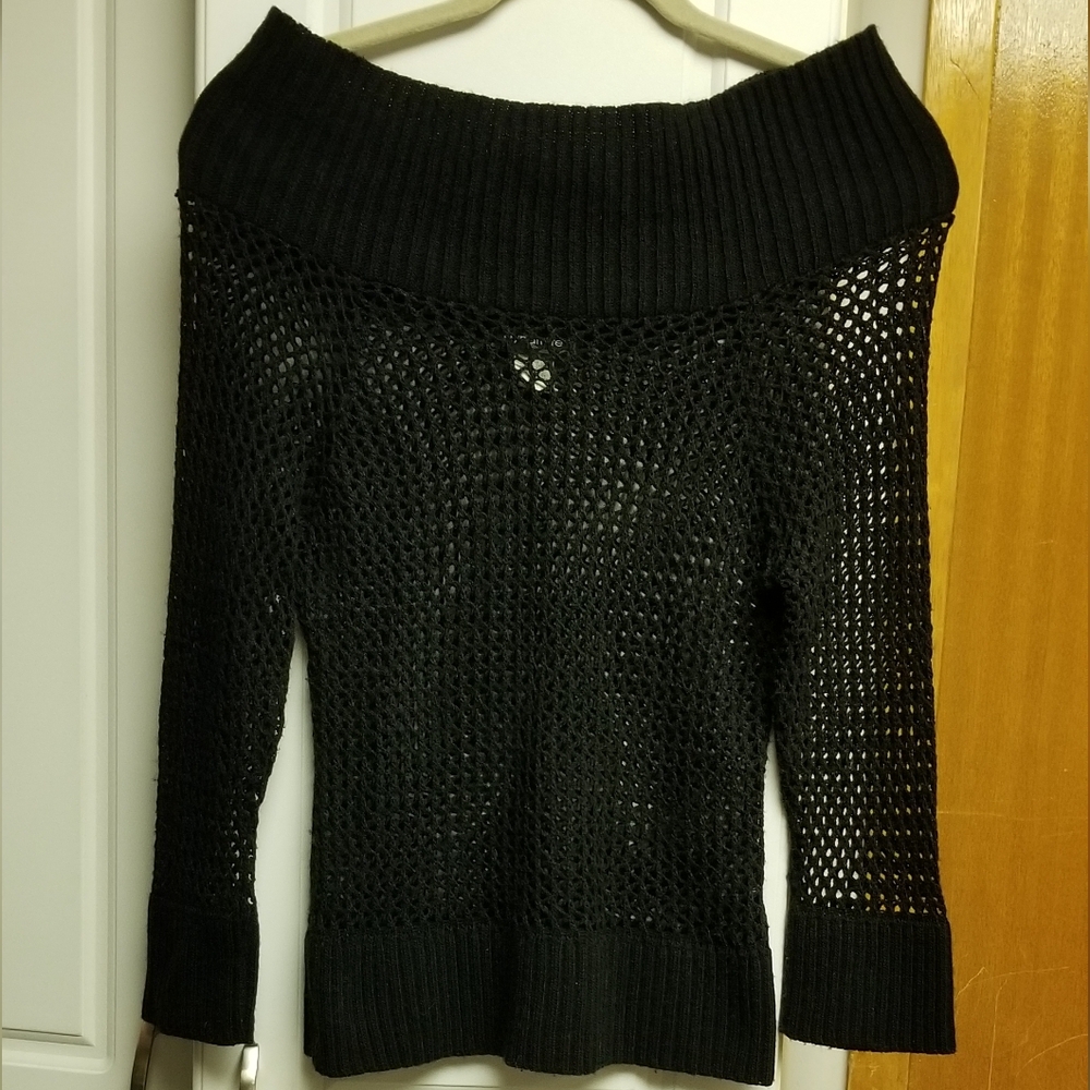 👙Vintage Y2K Dynamite off shoulder crochet sweater